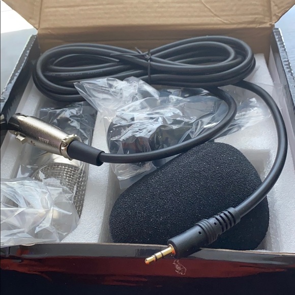 Studio microphone - Picture 1 of 1